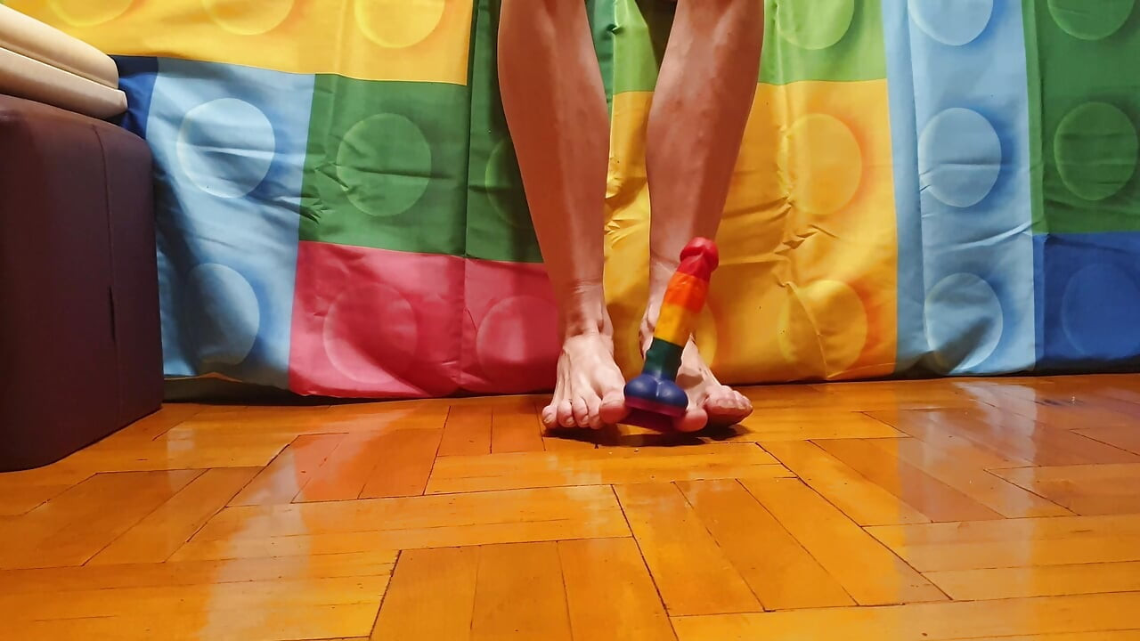 Sasha Earth foot fetish and masturbation