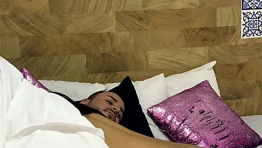 Aku nyepong kontol bosku