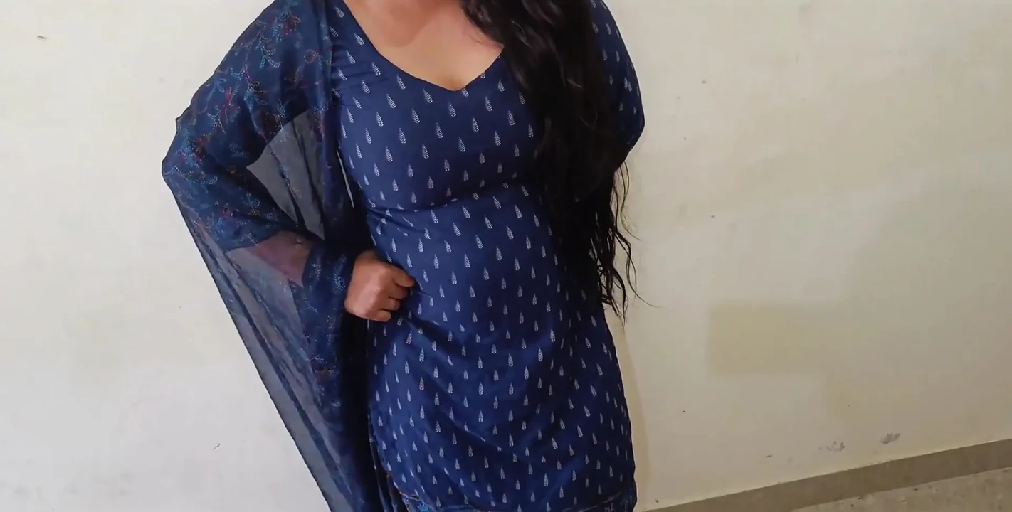 Hot Indian Muslim Girl Fucking with Stepbrother and He Was First Time Fuck Stepsister in Dirty Audio