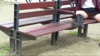 Публичная скамейка
