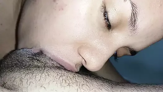 DEVOURING THE HARD COCK, SUCKING HARD AND DEEP WITH HER BIG SPIT SOAKED LIPS