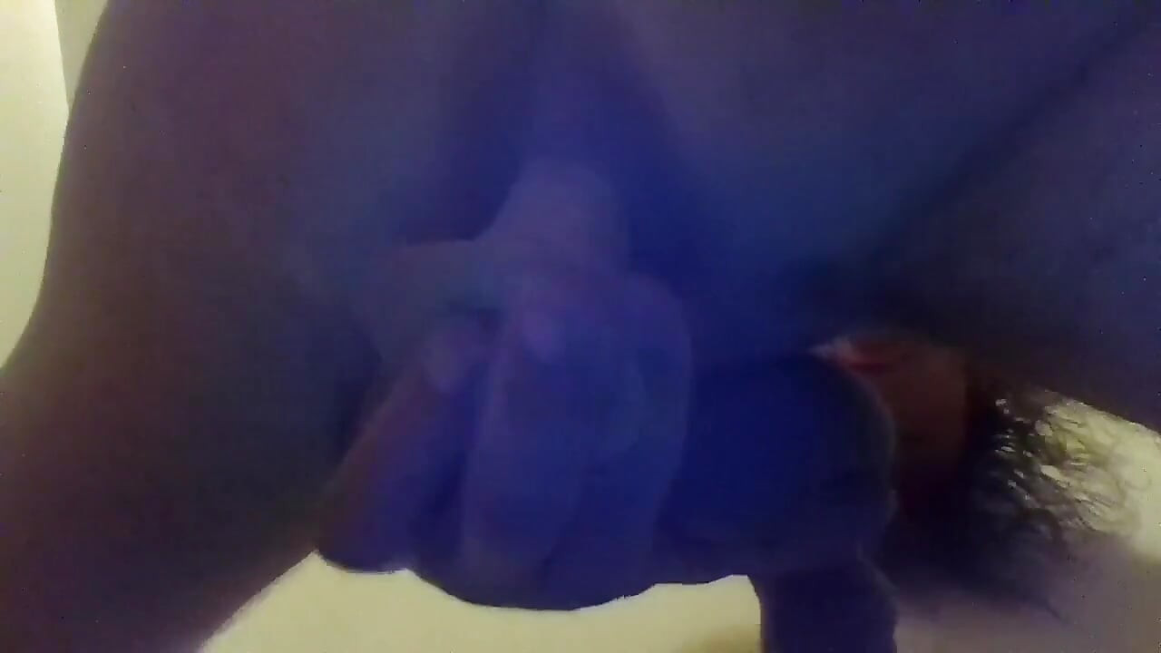 Nadziewanie 7-calowego dildo w moim rozciąganym dupku, W / zbliżenia