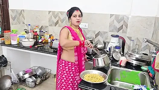 Boss Ne Bhabhi Ko Pramotion dene Ke Bahane Bulaya Apne Room Me Hardcore Sex