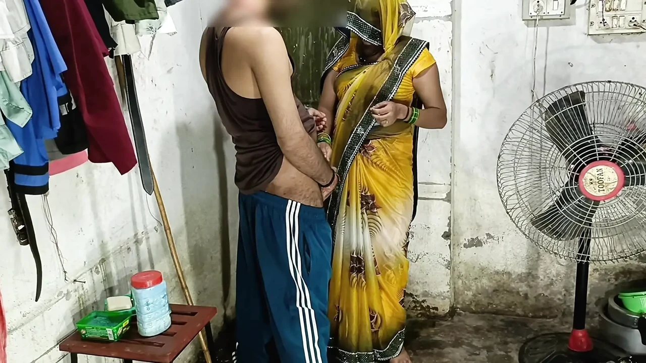 Bhabhi ki chudai, brother-in-law se when his husband was not at home, then sister-in-law was forgotten in the room at night and brother-in-law ke cock chusa ke bhabhi ne stood and then stood up.
