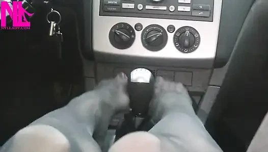 Реввинг Ford Focus и ногами его палка сдвига