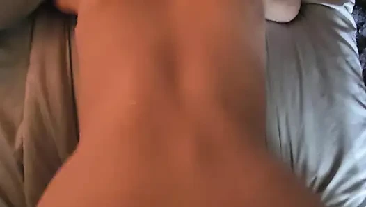 Хорошая девушка, инструкция по дрочке в видео от первого лица, трахают ее