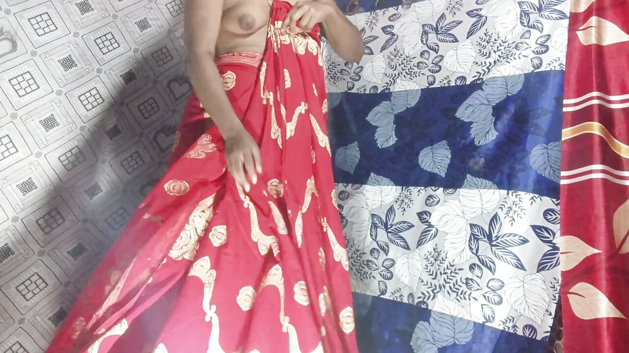 Viralni seksi video iz Bangladeša: Mlađa prijateljica maćehe ne zna kako se nosi sari
