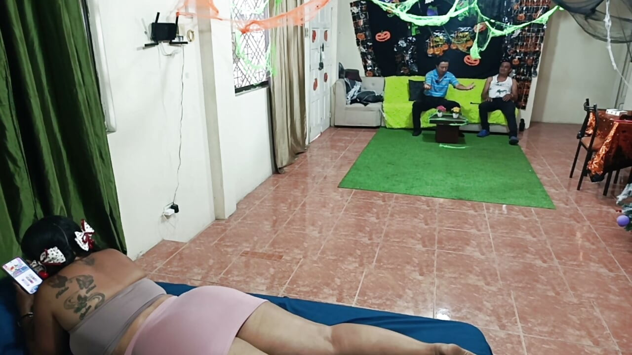 巨乳で巨尻の義娘とハロウィンで3P