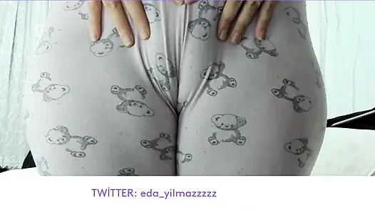 CAMELTOE- MASTURBATE WITH PAJAMAS- RUBBING PUSSY WITH PAJAMAS