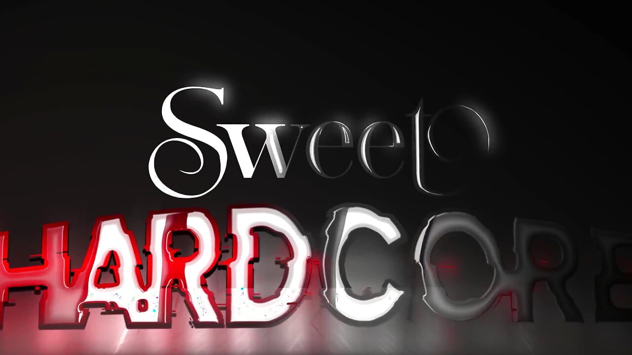 İki sürtük piçin yarağını emiyor