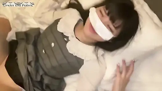 Cfnmheat dengan mantan pembantu?style cantik, patuh dan berpakaian lengkap dalam permainan sensual