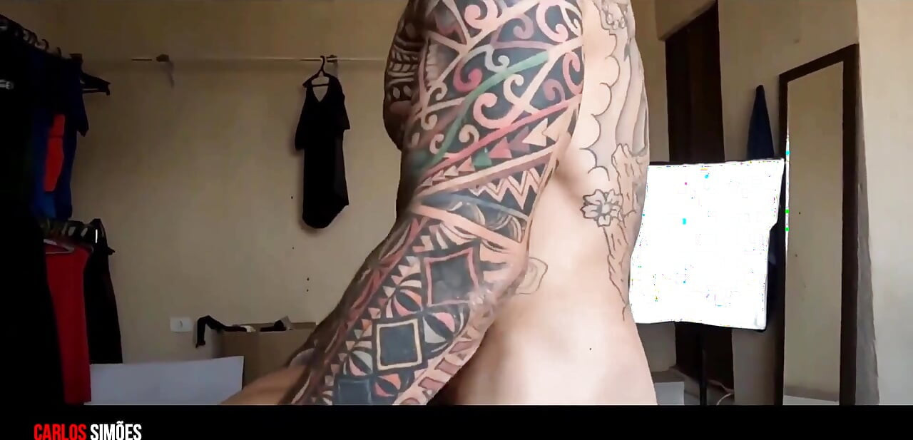 A Day of Filming at Carlos Simes' House with Sacana and a Special Guest - Tattoo