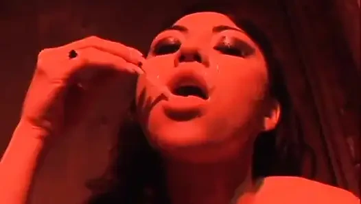 Leilani Lee ile yoğun cinsel üçlü grup seks