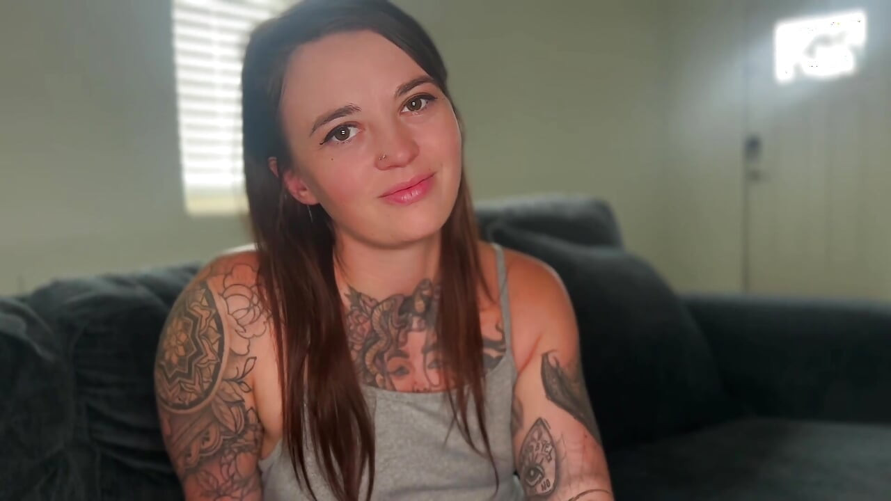 MILF with Big Ass Seduces Sex Therapist to Give Her an Orgasm