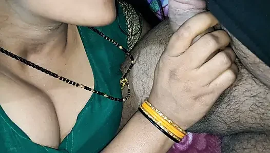 Bhabhi panas India mengisap kontol berwarna hijau