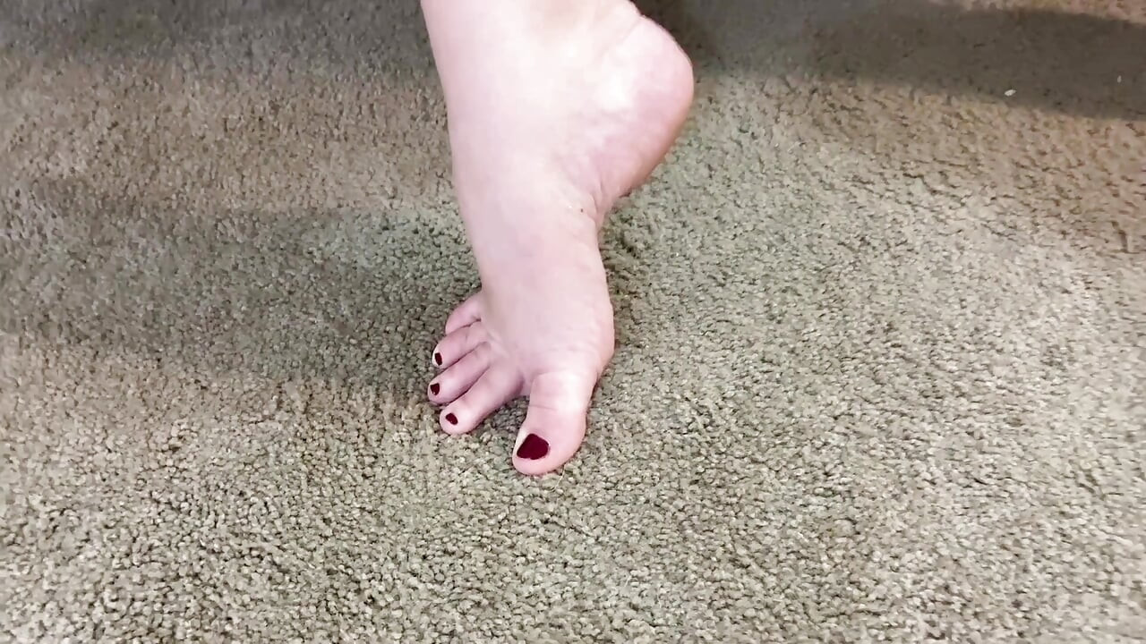 Sexy BBW strip and footjob