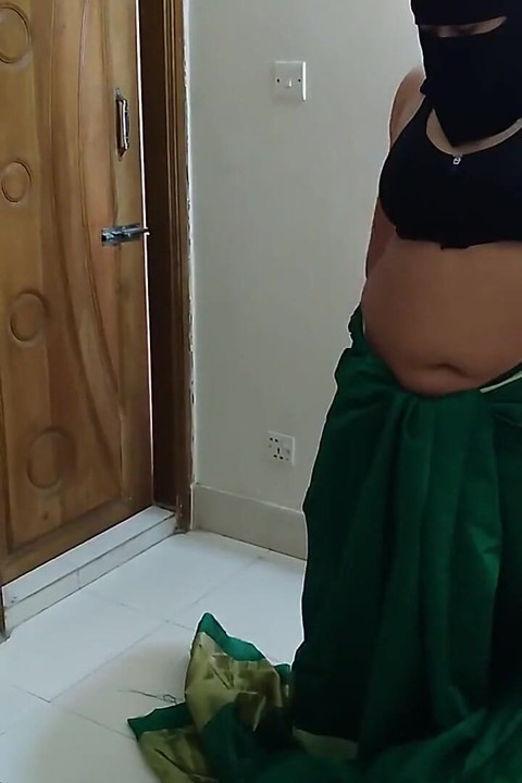 Desi Hot Sudipa Stepaunty Fucked by Neighbor While Undress Saree