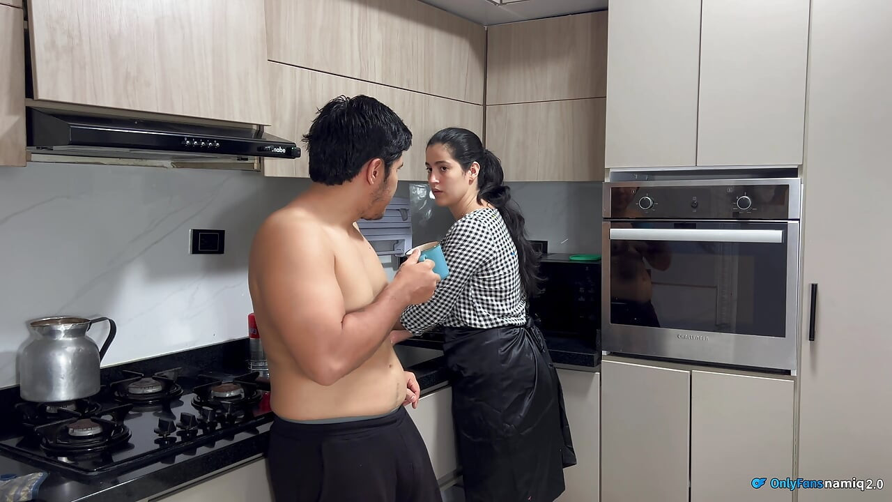 我的老闆趁他老婆的粗心大意，狠狠地操我！