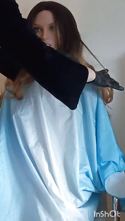Šareni najlonski frizerski ogrtači fetiš modeliranje s Lauren