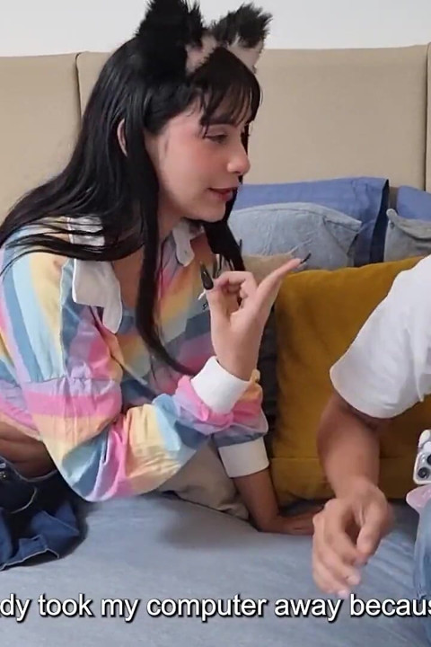 Mein stiefbruder entdeckt mich mitten im live-stream und fickt mich am ende - Danner Mendez ft Min Galilea