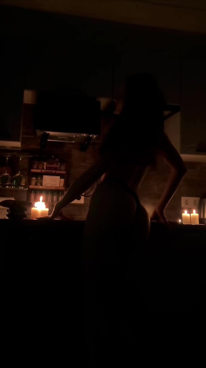 A ritual of beauty and grace. In this semi-darkness, only my body dictates the rules.