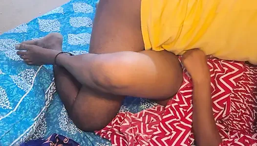 Ac Tamircisi Evli Orta Yaşlı Seksi Kadına Sikiş Hizmeti Veriyor