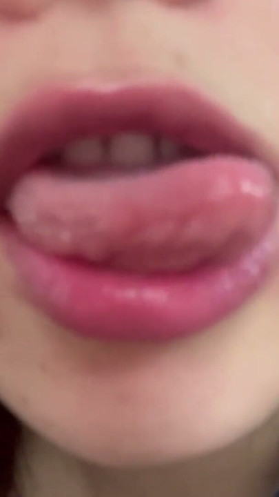 I make phlegm faces ASMR latina  face fetish mouth fetish | Clip 1