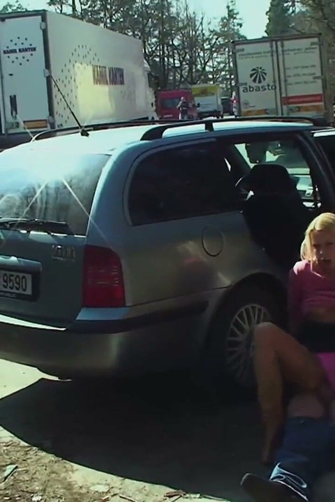 Amateur couple fucking on a highway
