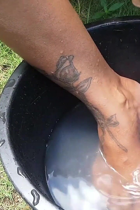 Deep Scrub with Coffee and Honey