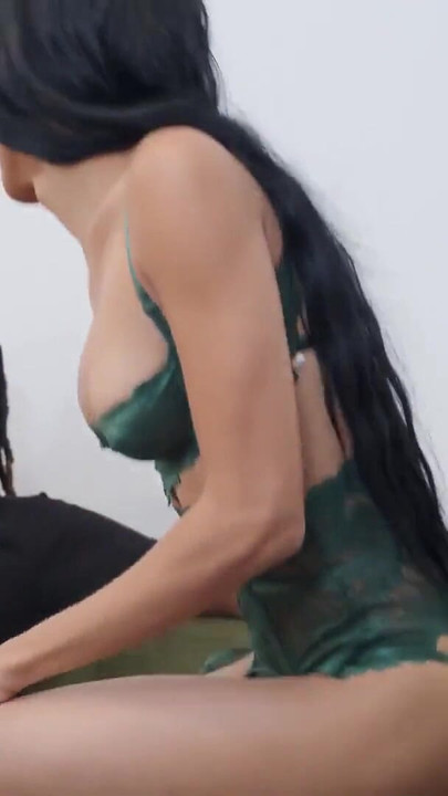 Nezaboravan trenutak iz filma "BLACK-TGIRLS: Erika Takes On King Konda"