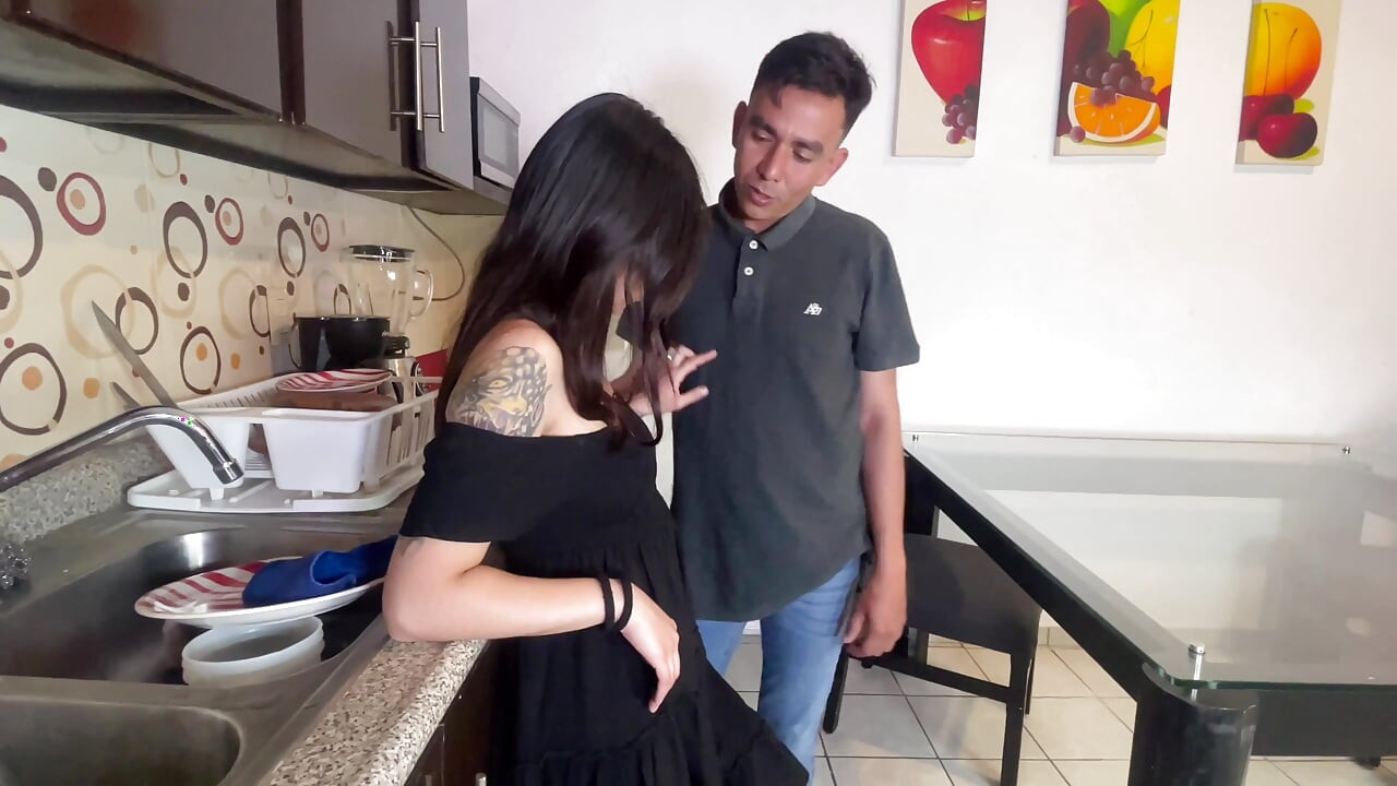 부엌에서 발정난 나를 보고 섹스하는 룸메이트