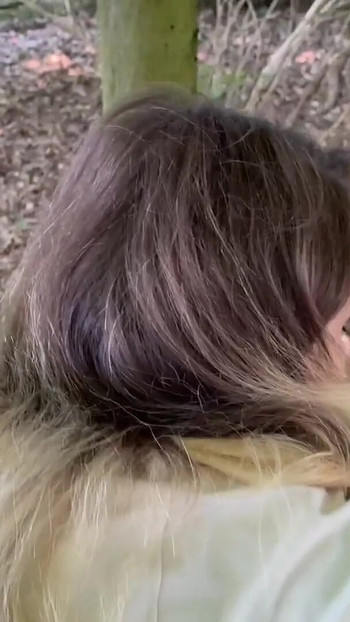 Moment à partager absolument de "Julia Winter la salope laisse des inconnus la baiser dans le parc industriel sans préservatif ! Retour à la "
