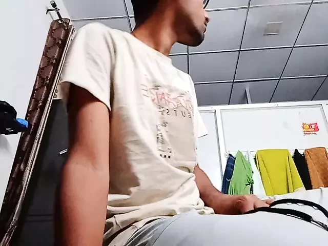Hot Man naked and want to undress