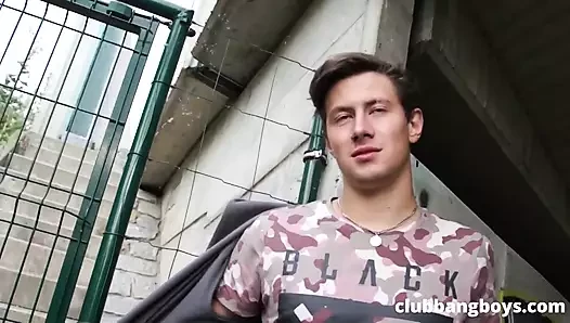 Brunette Twink Loves to Suck Cock in Public - Clubbangboys