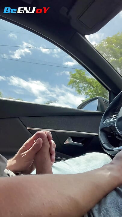 BeENJoY - Handjob at the wheel of the car and massive ejaculation on the side of the road in front of stunned motorists