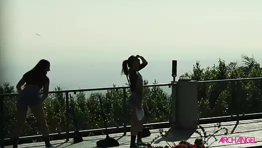 Archangelvids - ateşli ve azgın lezbiyen üçlü grup seks