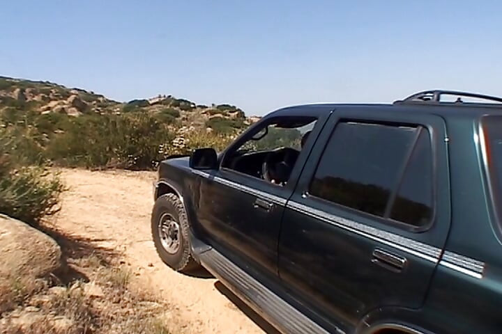 लंड चूसने वाली साँवली के साथ लंड चुसाई सत्र जो आउटडोर एक्शन पसंद करती है