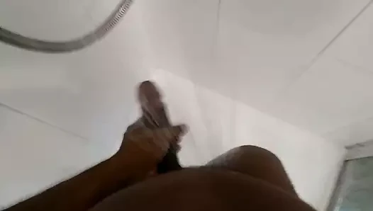 Duşta mastürbasyon ve boşalma 2