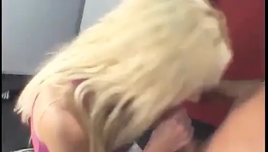 Fitnessstudio-Besitzer angela stone tadelt den Lehrer, dass er regelmäßig spät kommt