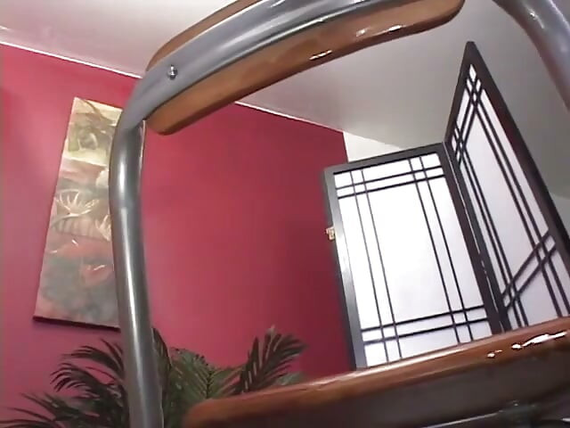 Magrinha ruiva linda foi oleada e perfurada