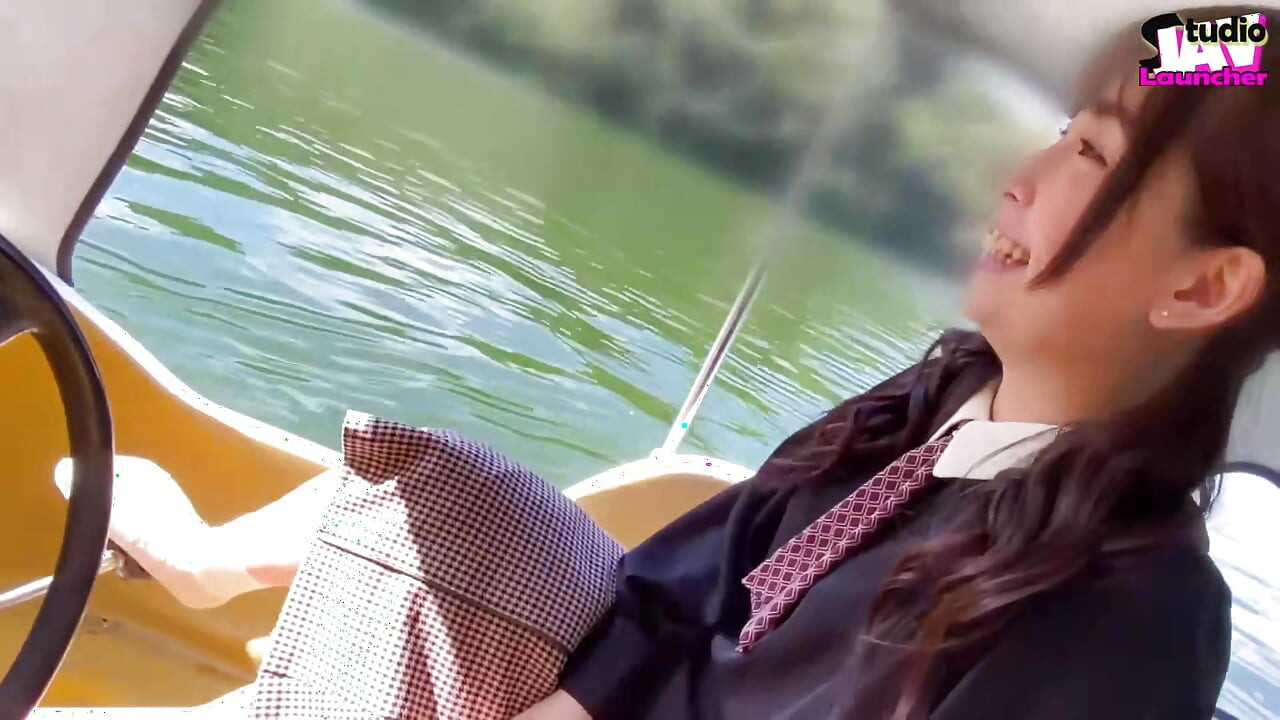 办公室热辣-一个新兵风格的缪斯混合她甜美的声音与大胆的户外 第1章