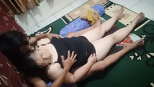 (Part 1) Horny chubby aunt wants to be fucked