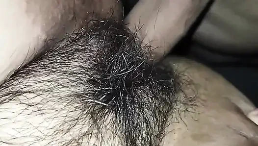 Die haarige muschi meines japanischen kollegen essen