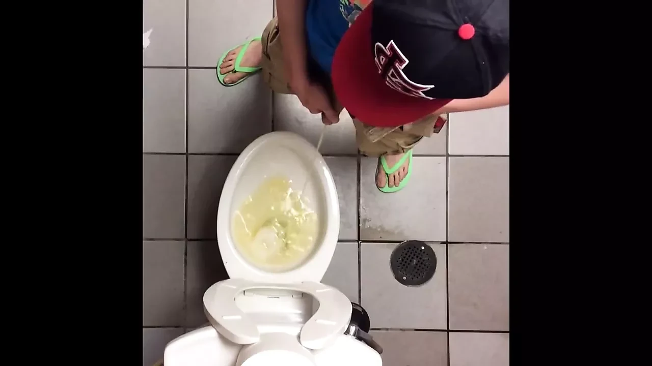 Circumcised boy pees 09- Cardinals fan