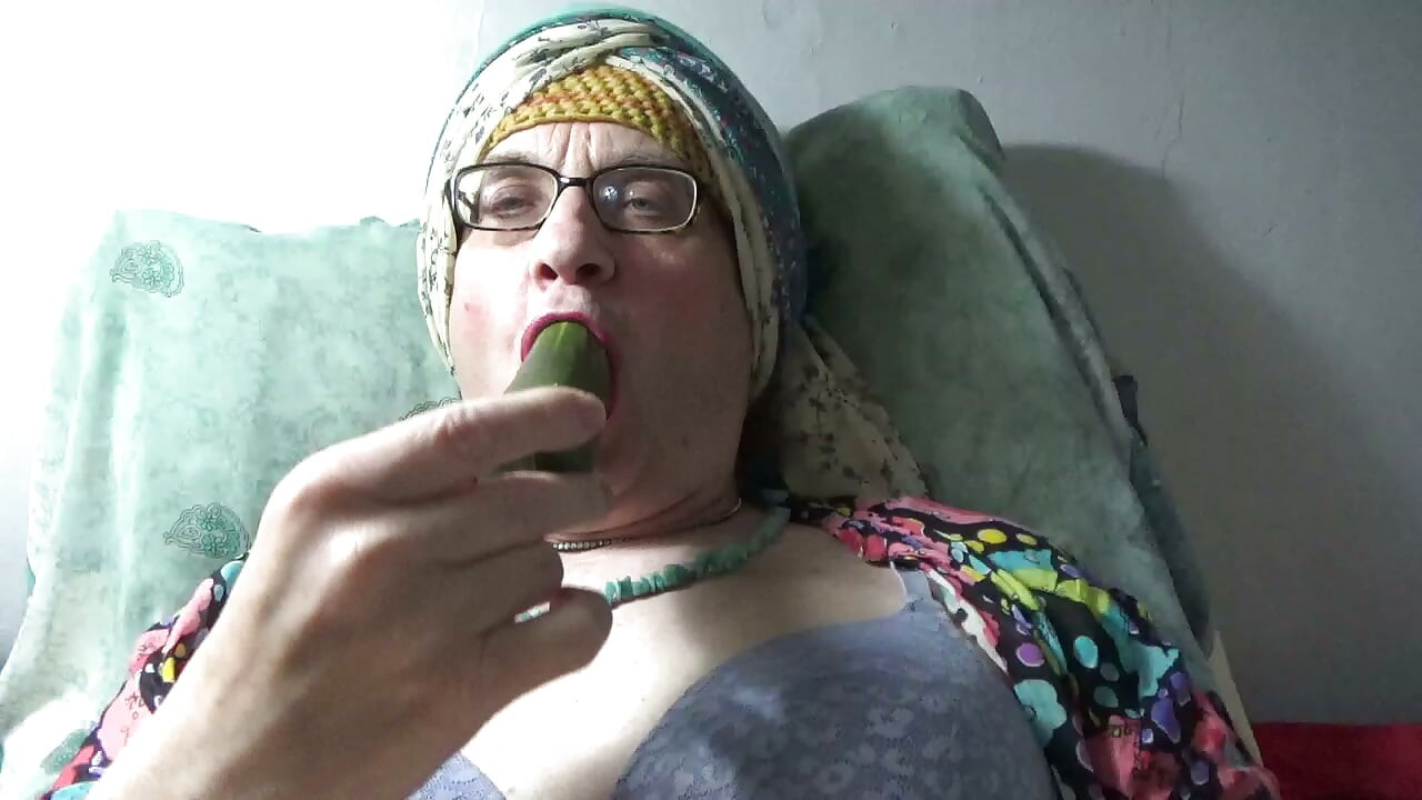 Sucking. Serge Ave-Lusin. 2026a