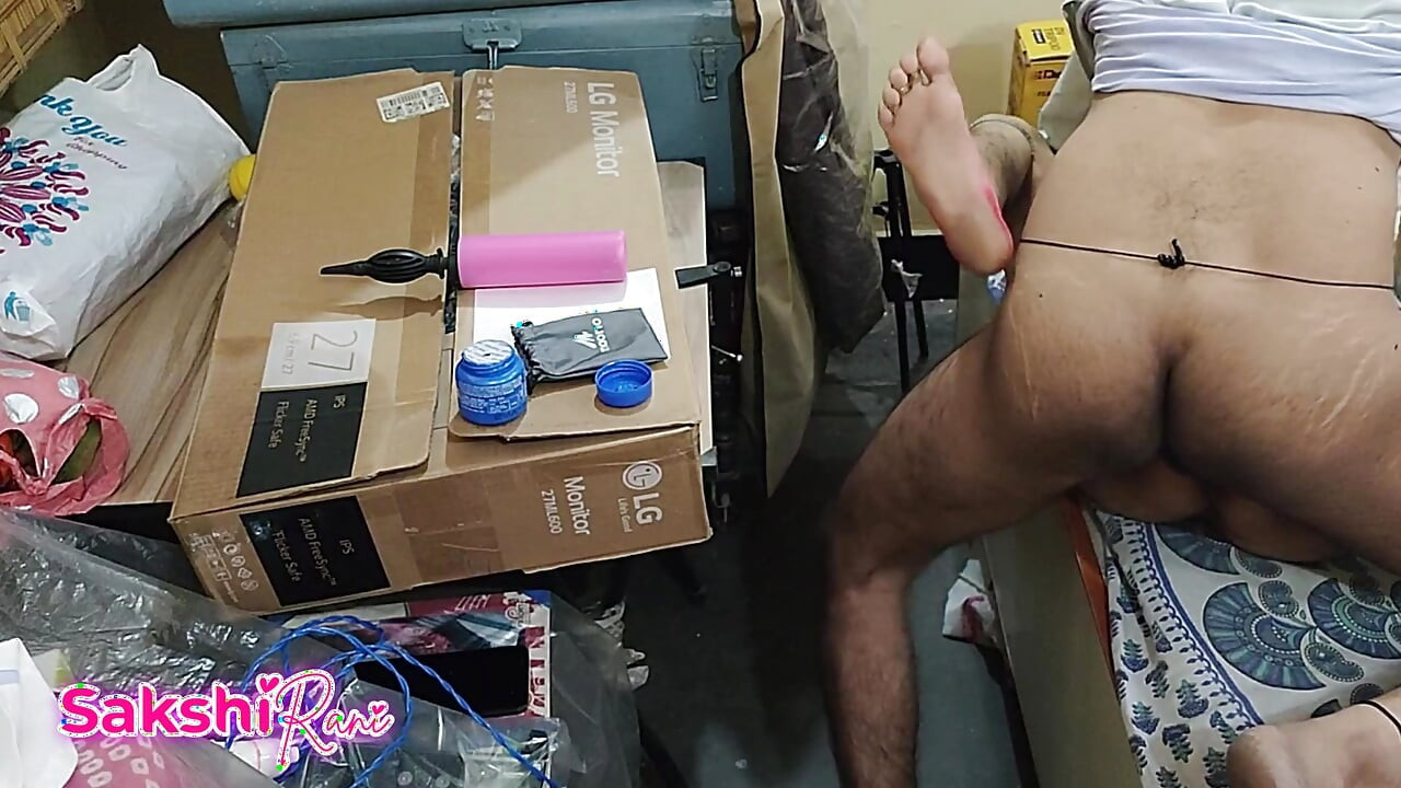 Kaamwaali ki Thukayi seks ceo video, vlasnik prodavnice uhvaćen kako masturbira pičku, indijski seks video jebanja sobarice mms Hindi Razgovor
