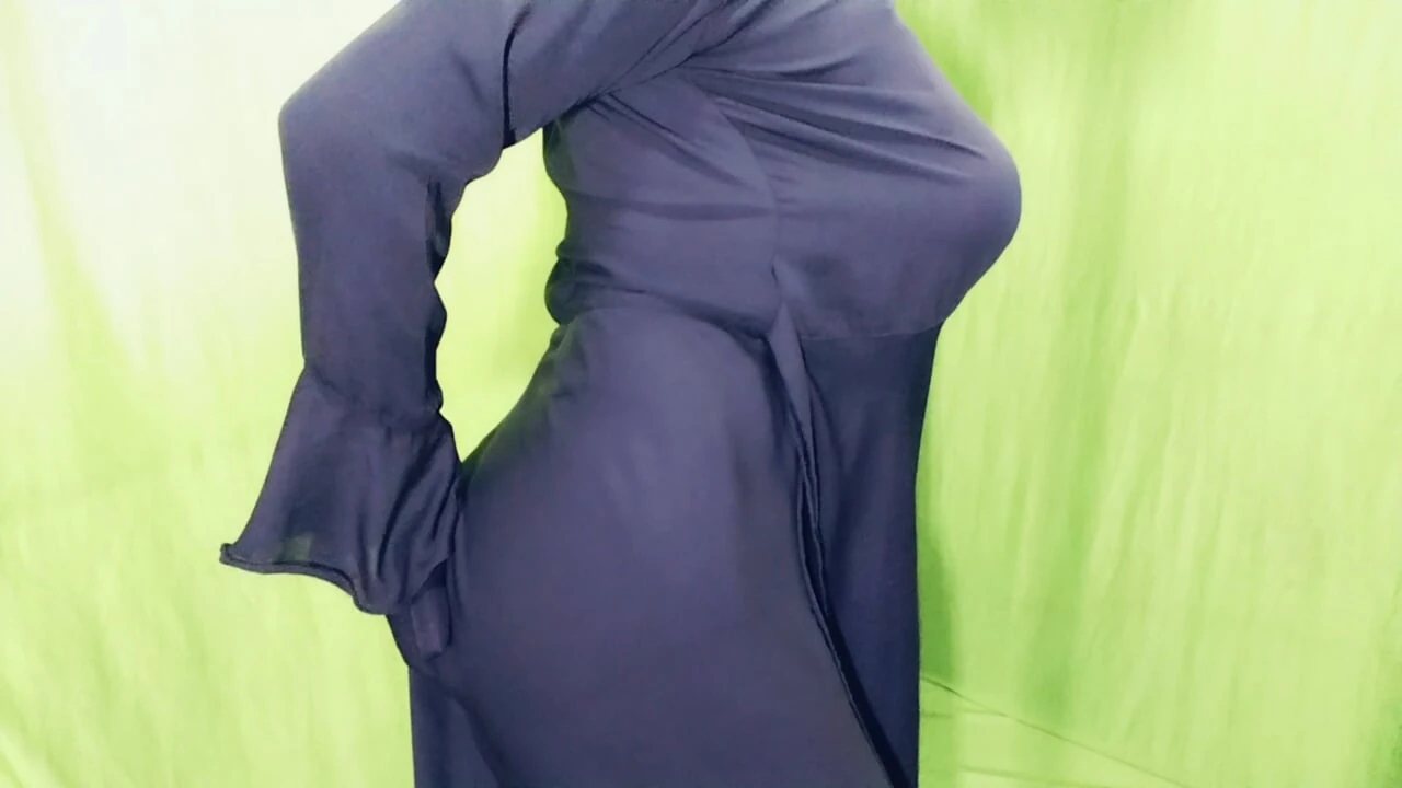 穿着 burqa 的印度夫妇与家庭主妇发生性关系的肮脏音频
