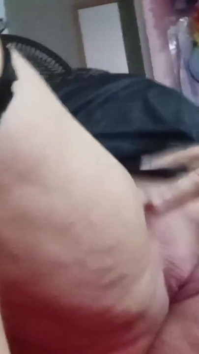Tearing myself up on the rastafarian's dick | Clip 1