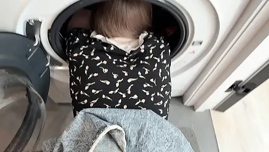 IMAGINE, I'M STUCK IN THE WASHING MACHINE! I fucked my stepsister in the washing machine