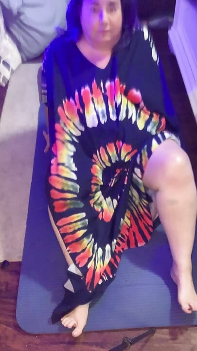 BBW Does Peek a Boo Yoga